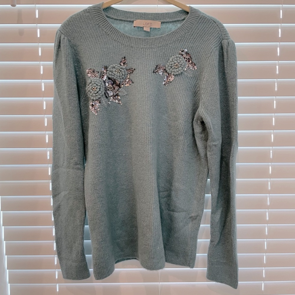 Loft Sweater - like new size L - flowers with sequence.